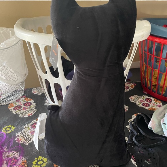 COPY - Skeleton kitty pillow - Picture 2 of 3